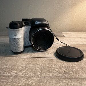 Fujifilm Dual-Tone Digital Camera